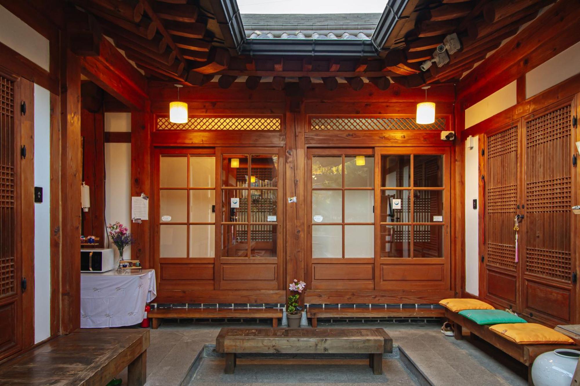 Jeonju Hanok Village Deoksugung Exterior foto